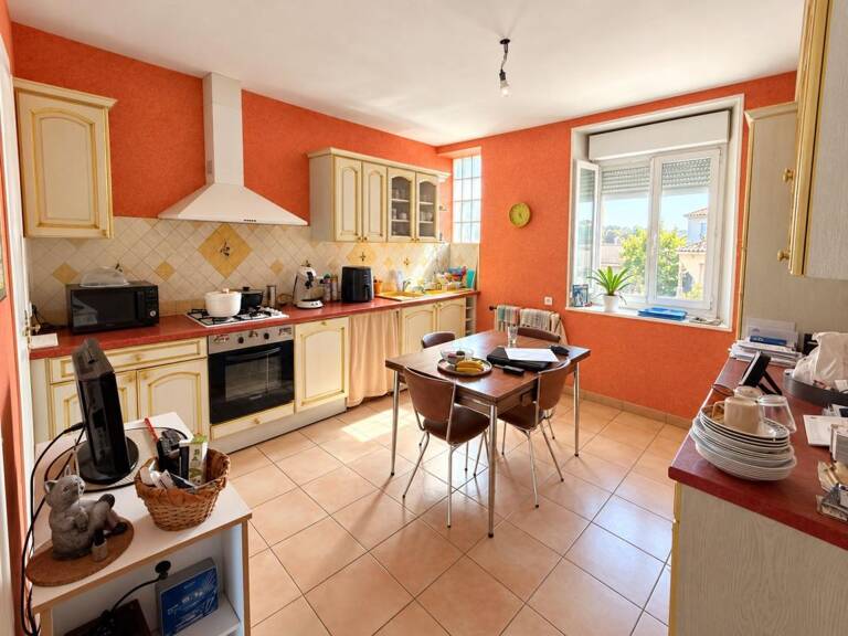 Maison à vendre avec double-garage et sous-sol — photo 1