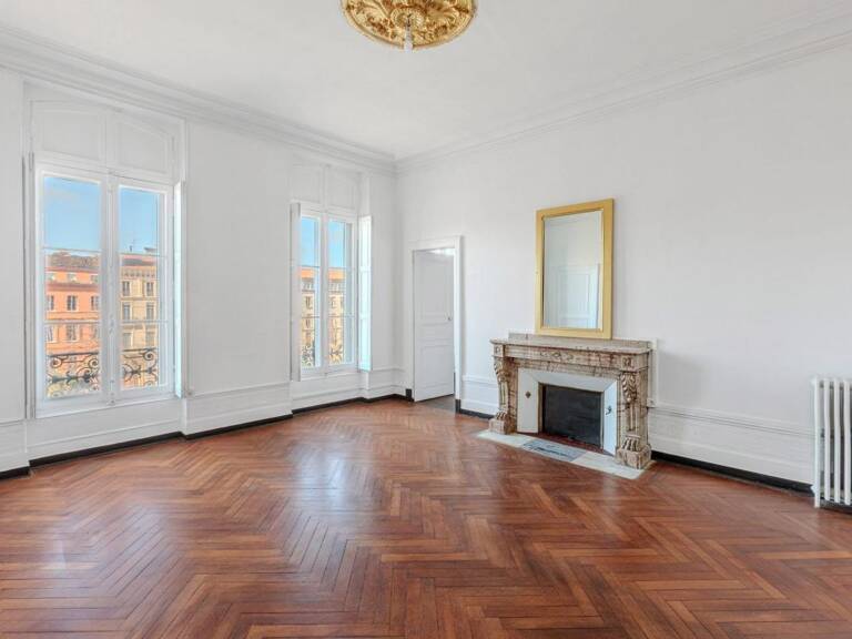 Toulouse Jean-Jaures Wilson Appartement T4 dans immeuble de caractère avec balcon — photo 1