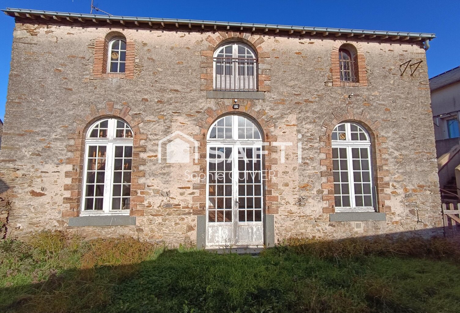 Maison anciennement une écurie 1870  à rénover ou diviser — photo 1