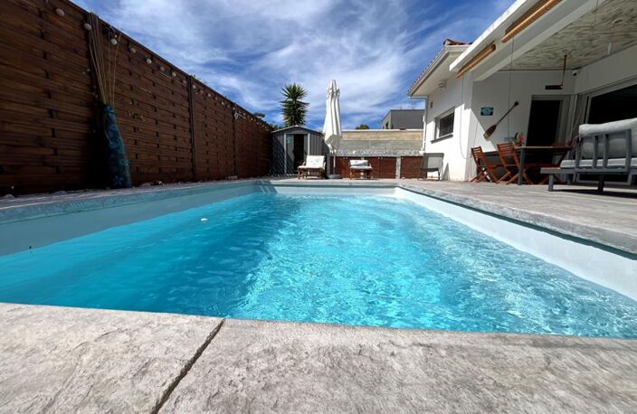 Magnifique maison 3 faces de 120 m² en R+1 contemporaine avec piscine au sel dans un secteur prisé — photo 2