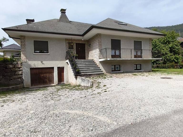 THYEZ  Belle opportunité patrimoniale  Maison avec 1 154 m² de terrain — photo 1