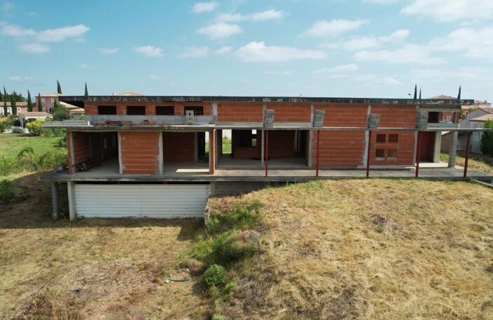 MAISON D'ARCHITECTE - VUE EXCEPTIONNELLE SUR LE LAC DE TAURE — photo 3