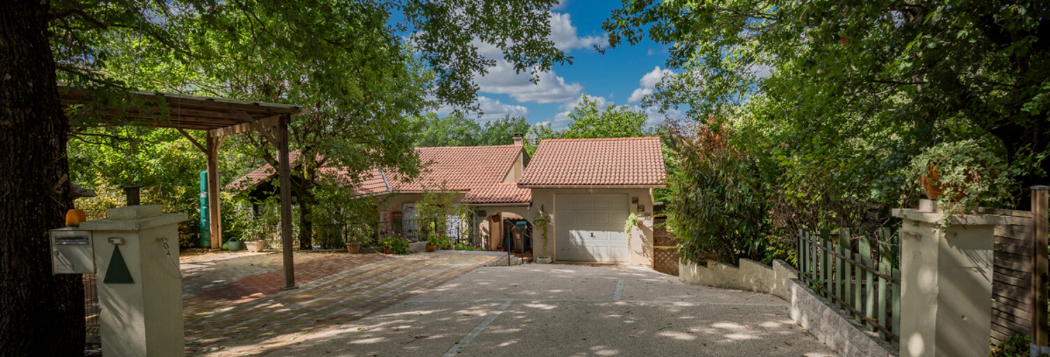 Maison 8 Pièces 156 m² à vendre à Couze-et-Saint-Front (24150)