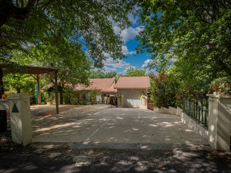 Maison plein de charme ,11pièce(s) 156 m2, 2 logements, garage et piscine — photo 1