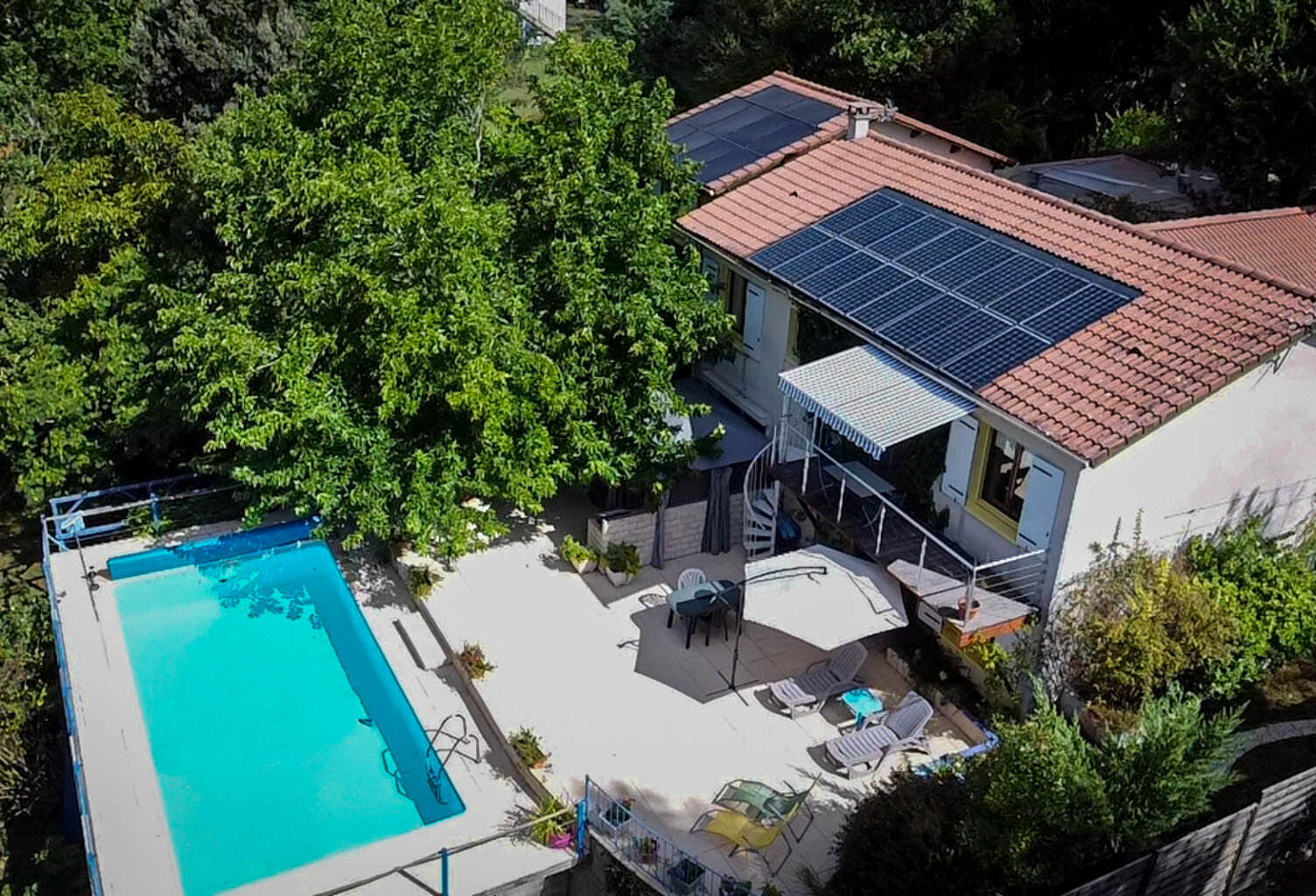 Maison plein de charme ,11pièce(s) 156 m2, 2 logements, garage et piscine — photo 1