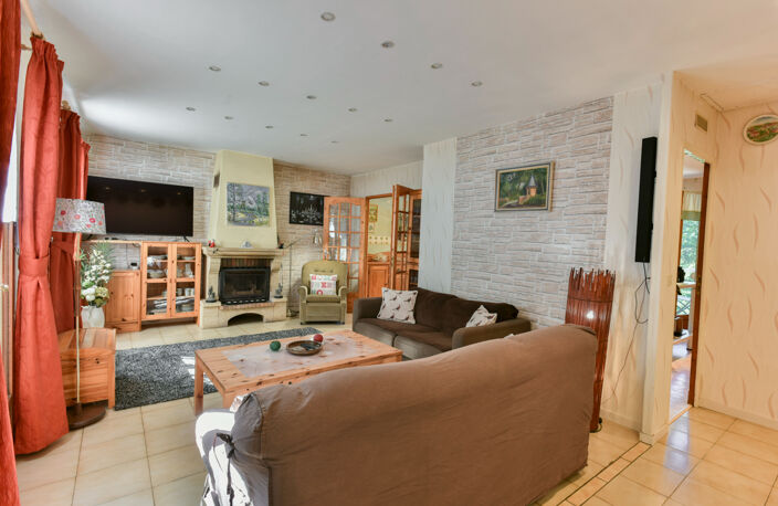 Maison plein de charme ,11pièce(s) 156 m2, 2 logements, garage et piscine — photo 5