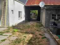 4 appartements et des dependence a le GUE de longroi — photo 2