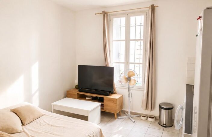 Studio Vendu loué à Montbazin 24 m2 +  1 Place de parking — photo 2