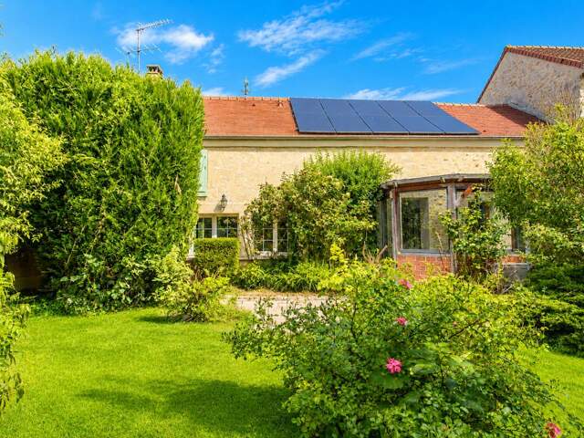 Maison de caractère en pierre à Oinville-sur-Montcient — photo du bien
