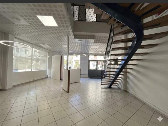 Vente Immeuble  292 m2 - 11200 LEZIGNAN CORBIERES - 188 000 — photo du bien