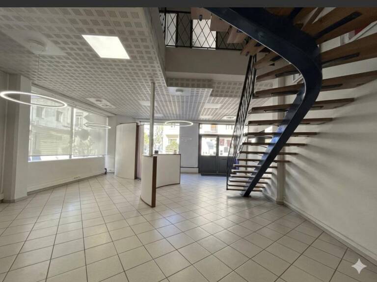 Vente Immeuble  292 m2 - 11200 LEZIGNAN CORBIERES - 188 000 — photo 1