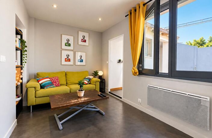 Immeuble Saint Sebastien Sur Loire : Commerce + 2 studios + colocation T4 — photo 3