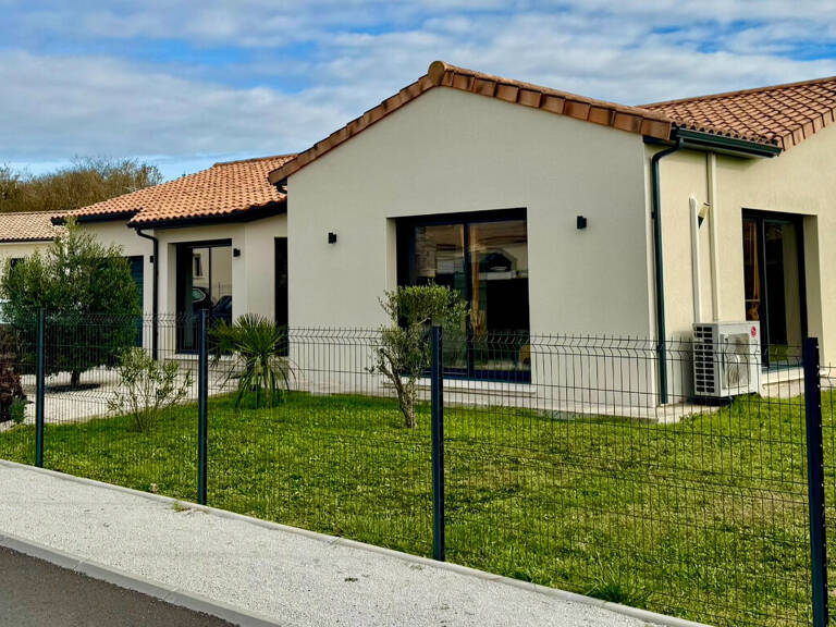 DEPT 16 - 16710 SAINT YRIEIX T5 — photo 1