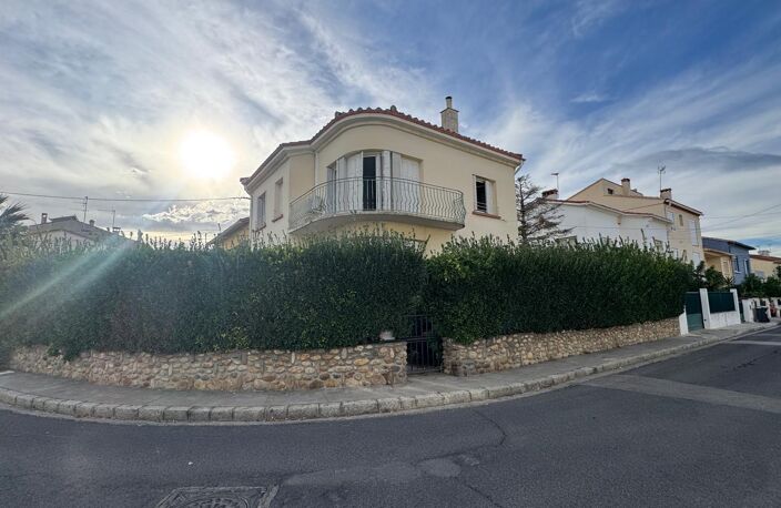 Location maison 4 pièces 115 m² à Perpignan (66000) — photo 2