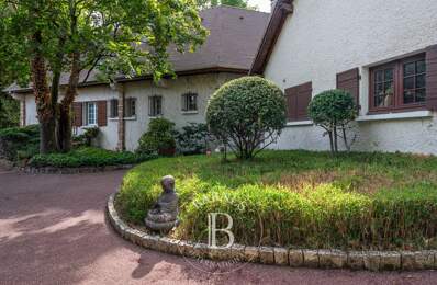 ECULLY - Maison familiale d'environ 280 m² - Garage double -Terrain de 3448 m²- 6 chambres — photo du bien