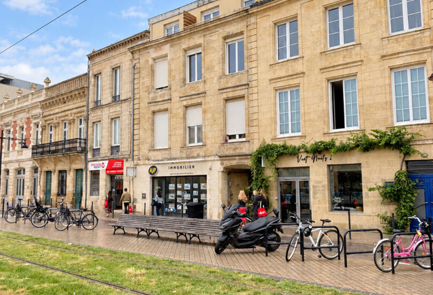 Quais T3 sur cour — photo 1