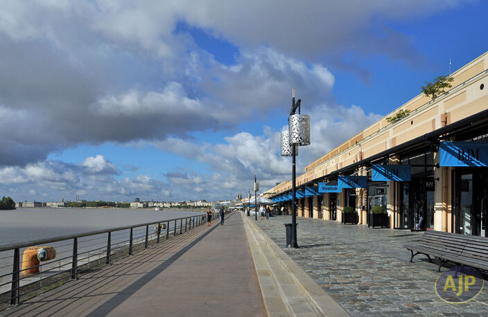 Quais T3 sur cour — photo 2