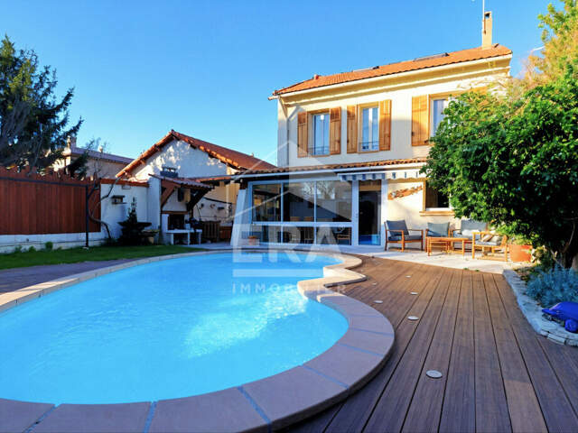 Maison familiale 6 pièces avec jardin, piscine et dépendance — photo du bien