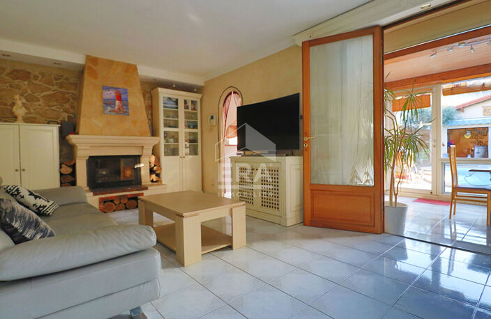 Maison familiale 6 pièces avec jardin, piscine et dépendance — photo 3