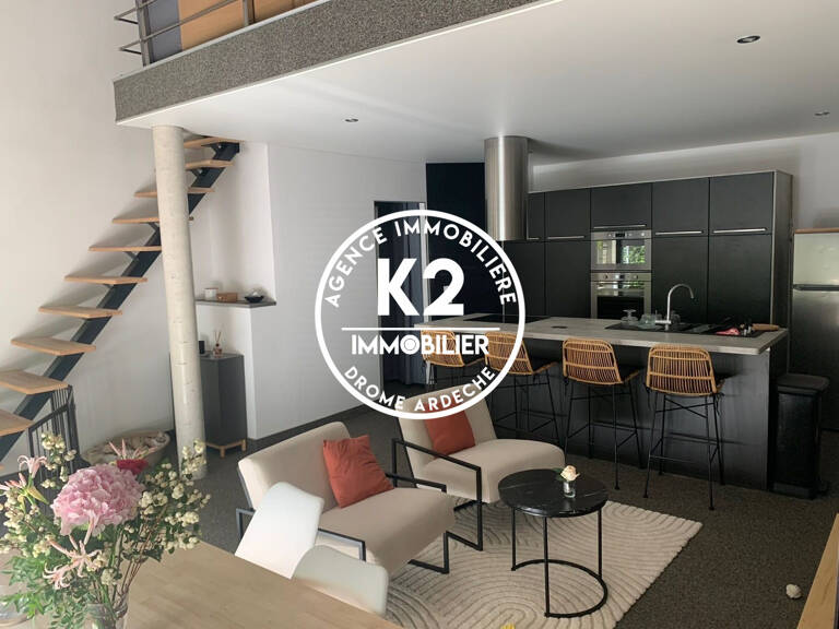 APPARTEMENT ATYPIQUE DE 90 M² 2 CHAMBRES — photo 1