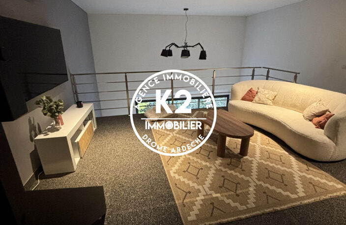 APPARTEMENT ATYPIQUE DE 90 M² 2 CHAMBRES — photo 3