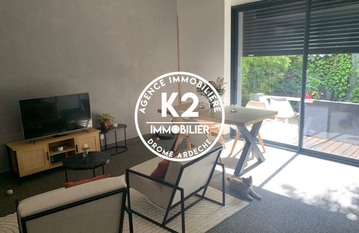 APPARTEMENT ATYPIQUE DE 90 M² 2 CHAMBRES — photo 4