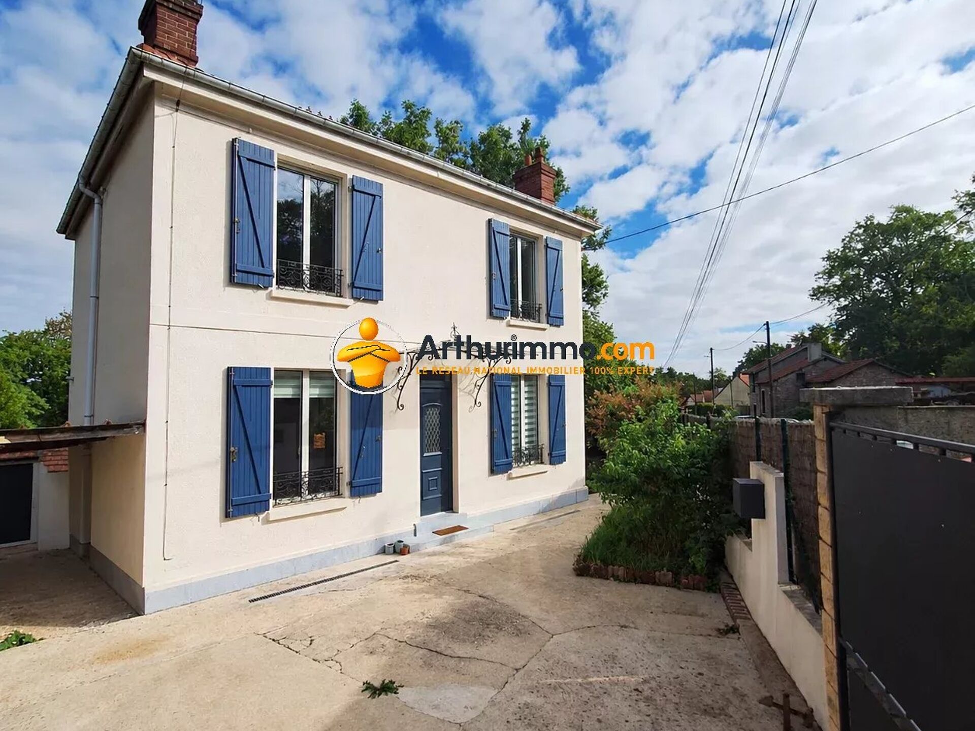Maison 4 pièces 95 m² · à Crécy-la-Chapelle · 95 m² · 300 000 €