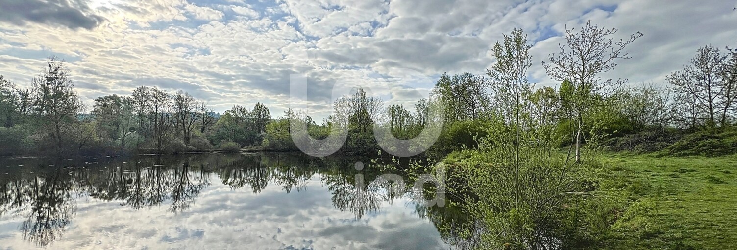 Terrain  26152 m² à vendre à Champs-sur-Yonne (89290)