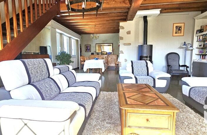 Vente Maison/villa 9 pièces — photo 2