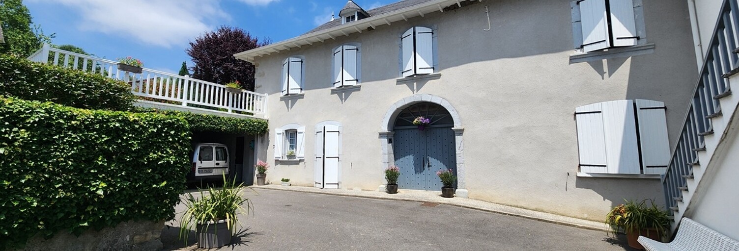 Maison 9 Pièces 205 m² à vendre à Garindein (64130)