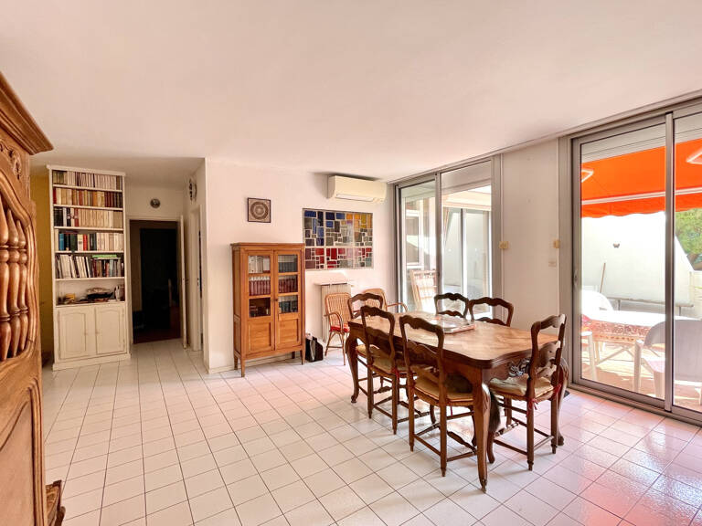 Grand appartement avec garage en sous-sol — photo 1