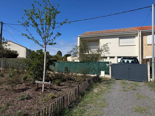 Pessac Haut Livrac Maison T5 avec jardin parking et garage sur quartier calme — photo du bien