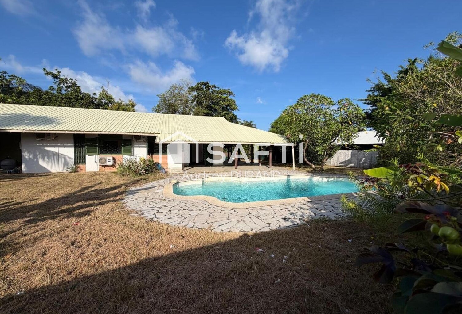 Maison de plain-pied avec piscine et dépendance T3 — photo 1