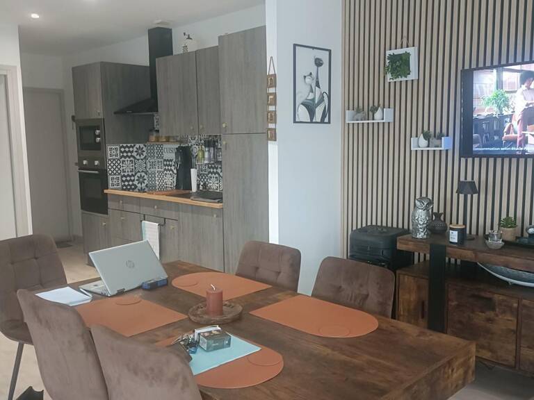MAGNIFIQUE MAISON DE 3 CHAMBRES AVEC JARDIN ARBORE IDEALEMENT SITUEE — photo 1
