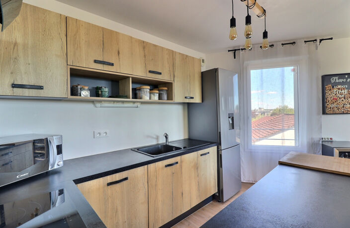 Appartement T3 de bon standing avec grand balcon — photo 3