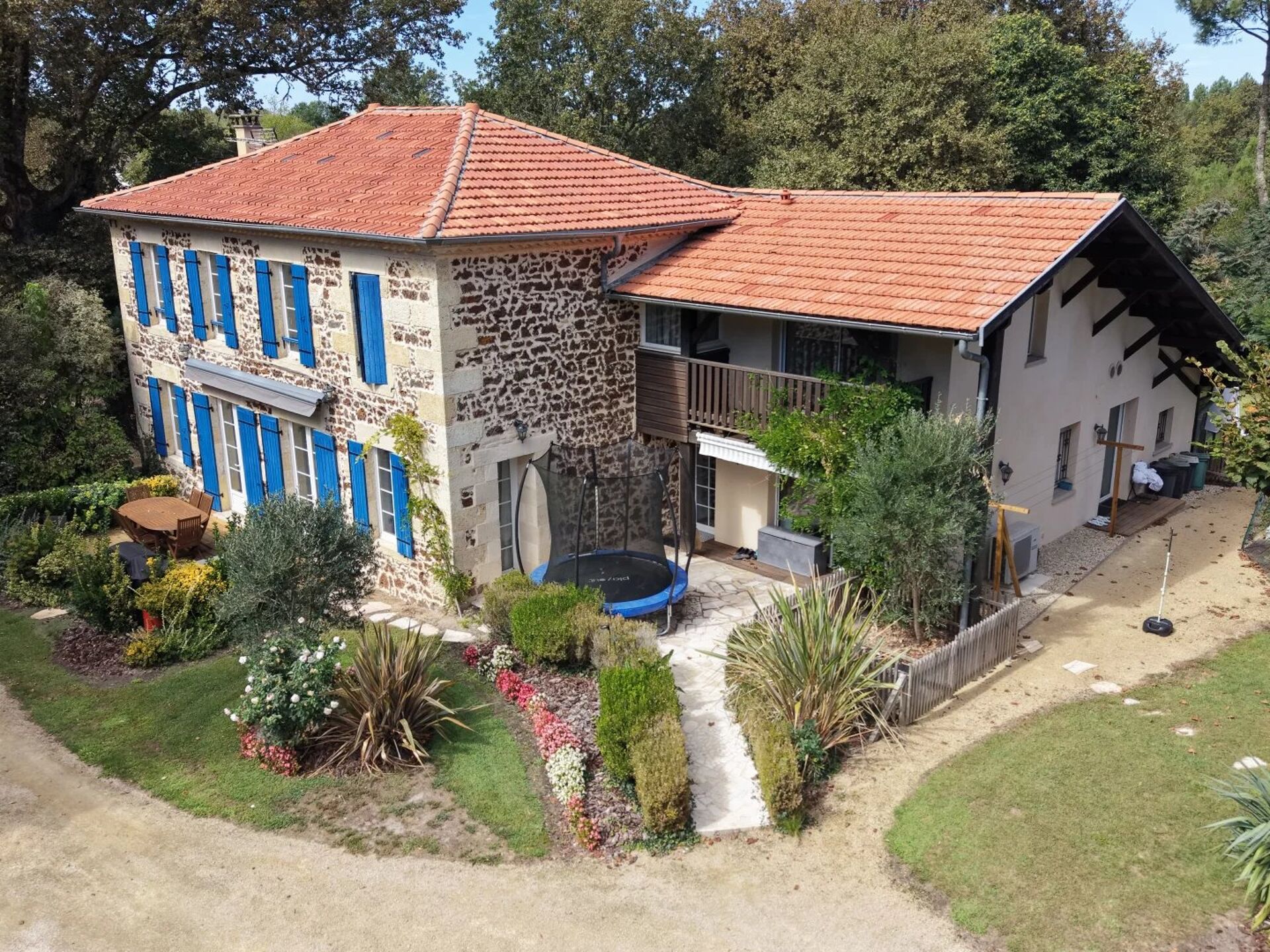 Maison 10 pièces 311 m² · à Liposthey · 311 m² · 895 000 €