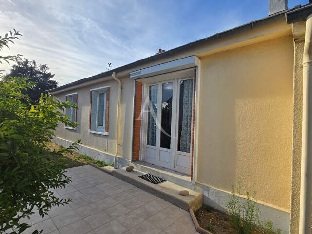 Maison  plain-pied Saint Denis De L Hotel 4 pièce(s) 80 m2 — photo du bien