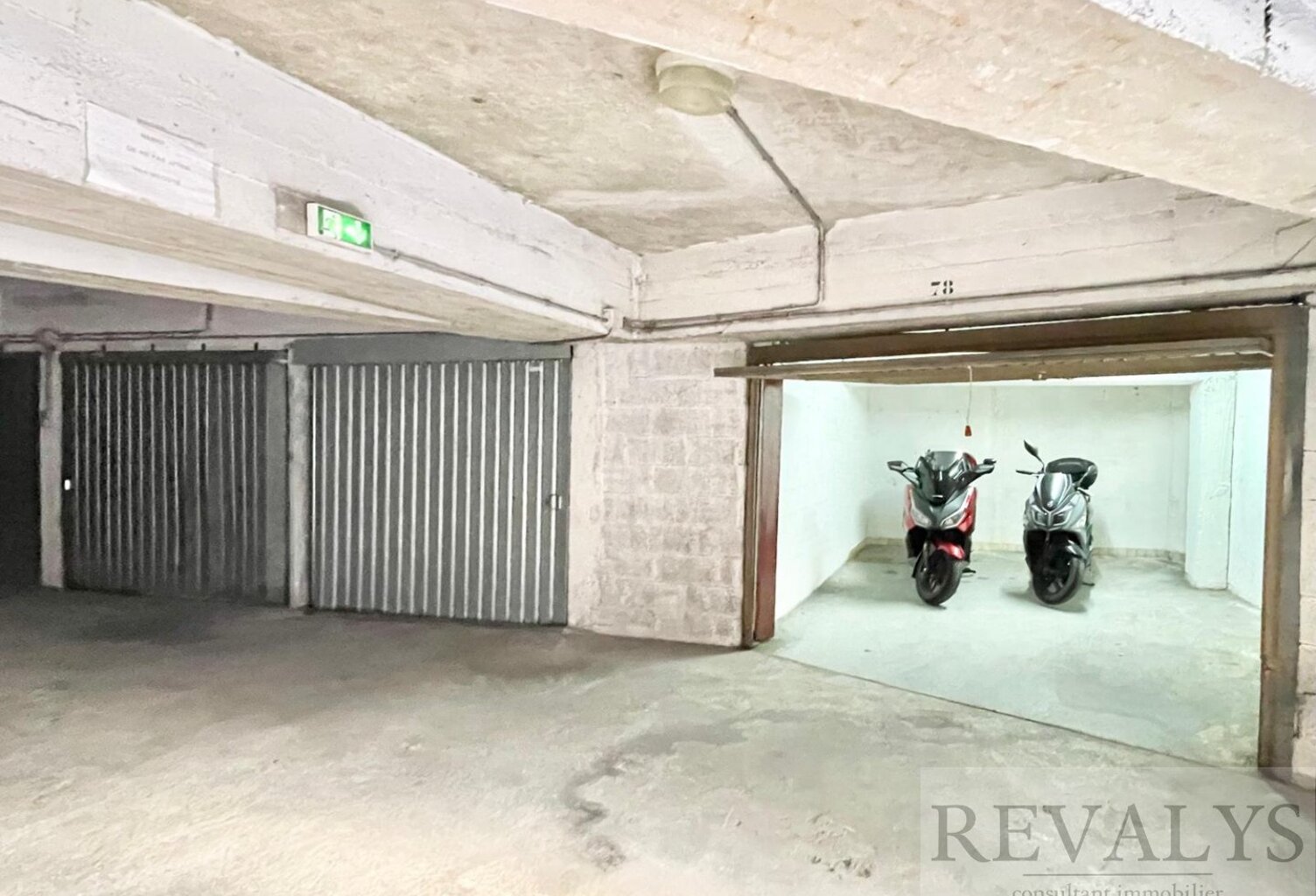 Garage — photo 1