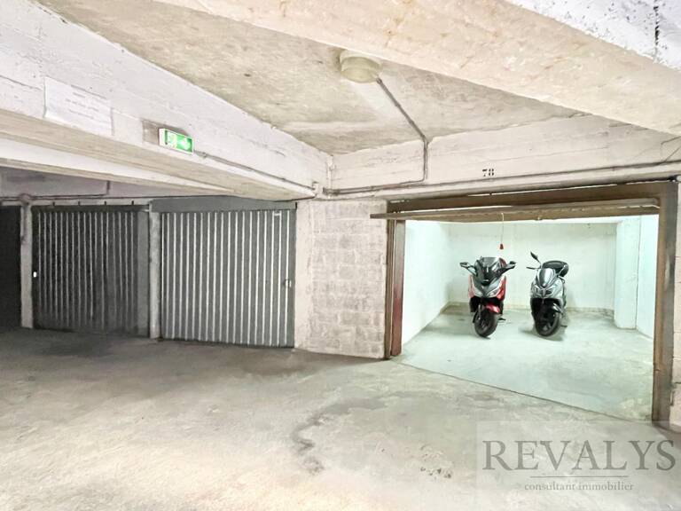 Garage — photo 1