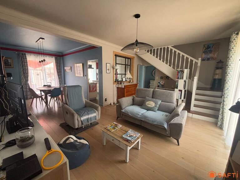 Maison avec commerces et école à pied — photo 1