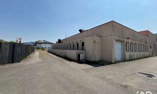 Commerce  1200 m² à louer à Les Essarts-le-Roi (78690)