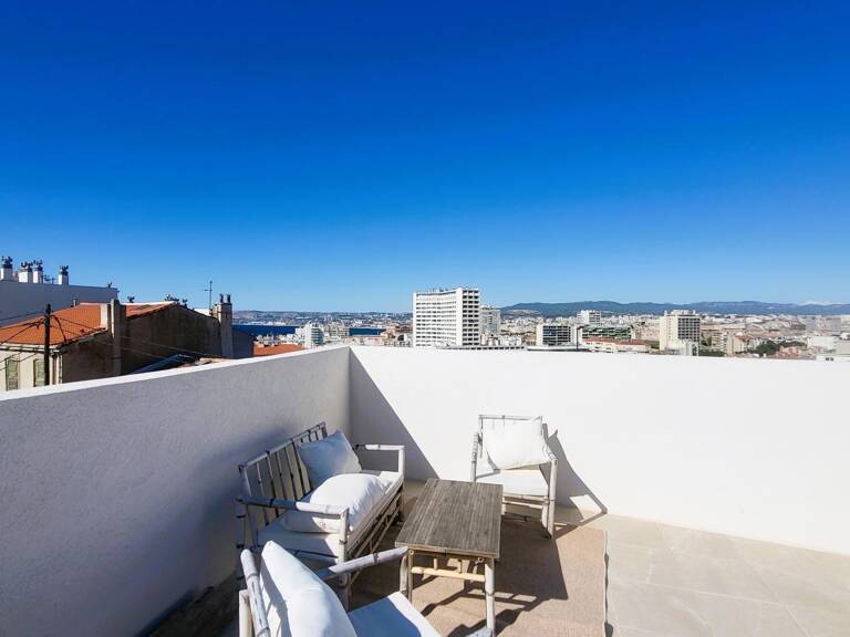 Bompard, magnifique villa rénovée T3 avec terrasse panoramique vue mer et Notre Dame — photo 1