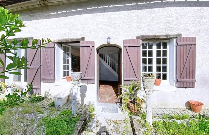 Belle maison ancienne, spacieuse et atypique — photo 2