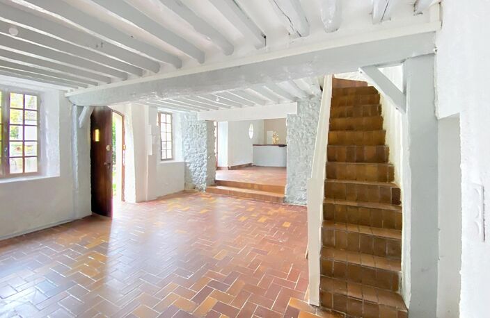 Belle maison ancienne, spacieuse et atypique — photo 4