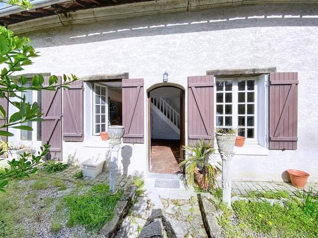 Belle maison ancienne, spacieuse et atypique — photo du bien