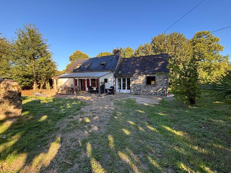 Maison rénovée t4 d'env.114 m2 sur 1321 m2 de terrain proche de Carhaix. — photo 1