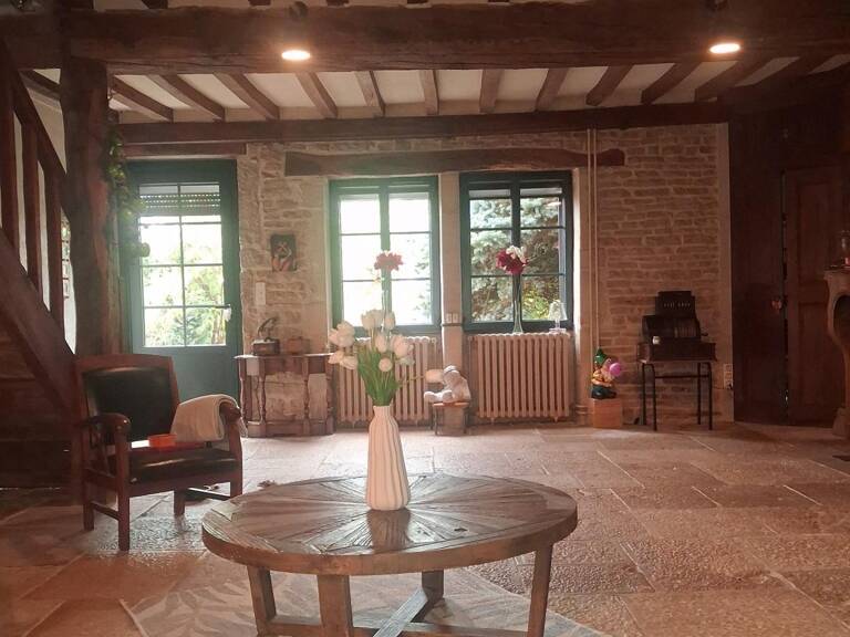 Situé sur la commune de Bligny les beaune, cette maison de caractère avec un cachet exceptionnel vous séduira. — photo 1
