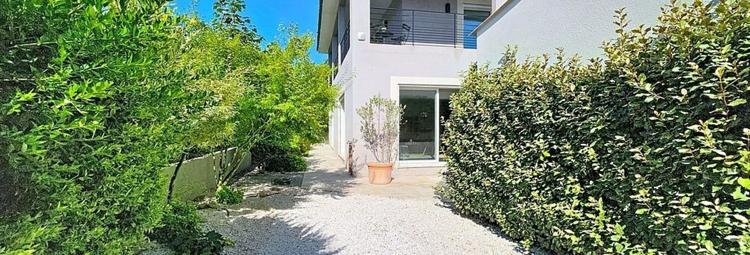 Commerce  338 m² à vendre à Rougiers (83170)