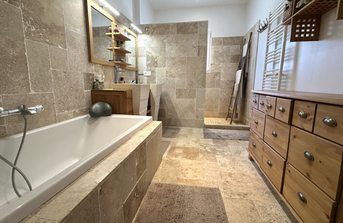 EN EXCLUSIVITÉ   VILLA DE CHARME DE 164 m2 AVEC PISCINE — photo 5