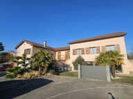 A 40 minutes de Lyon 8, belle villa de 450m2 avec piscine in — photo 3